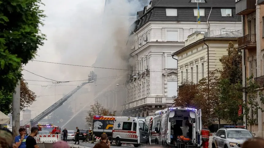 russian-drone-strikes-ukraine-s-security-service-headquarters-in-central-kyiv