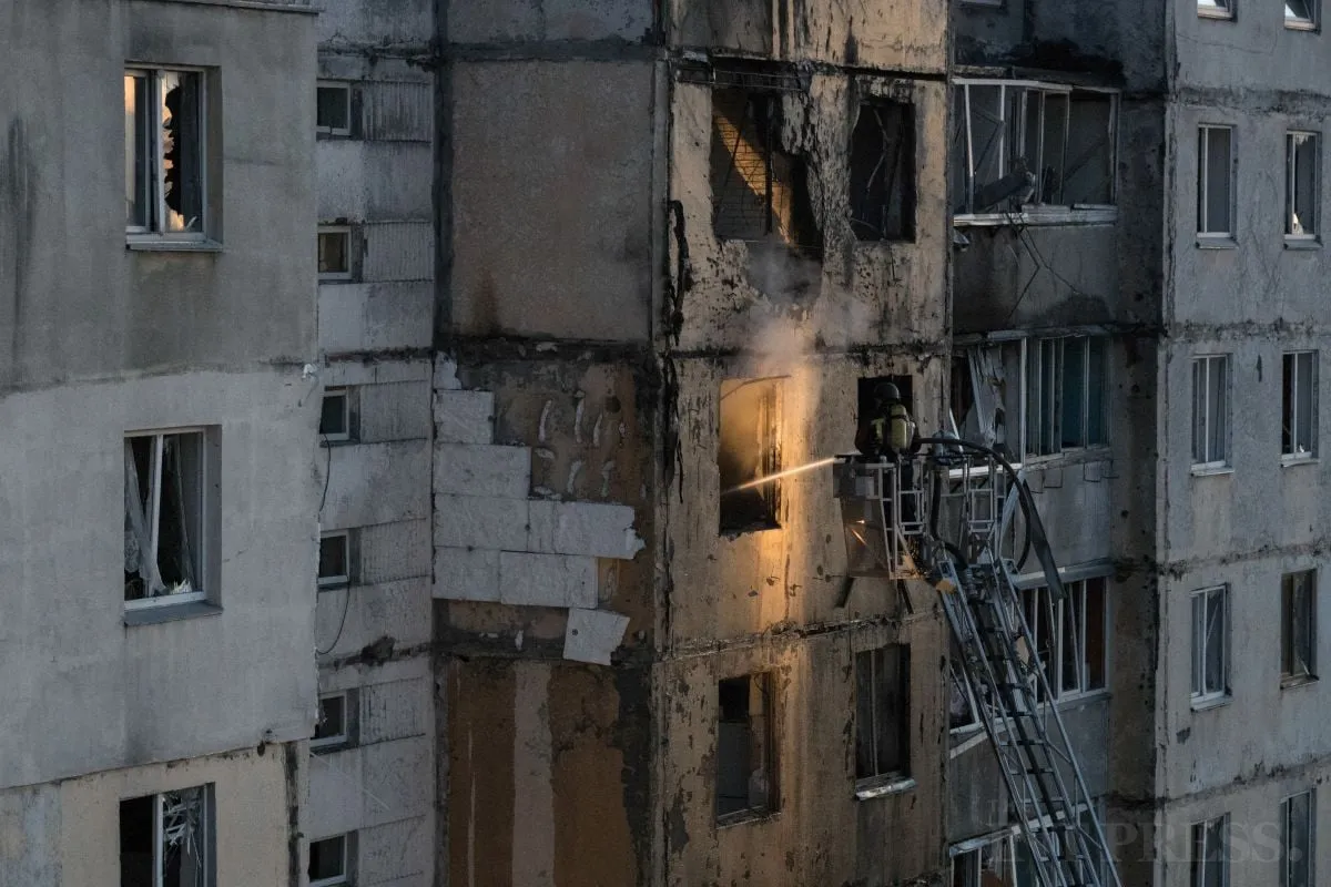 russian-drone-strikes-ukraine-s-security-service-headquarters-in-central-kyiv